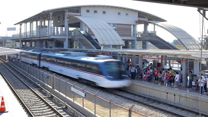 Dnyann en eski metrosu, 150. yln kutluyor