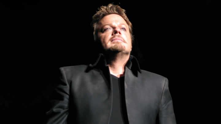 Eddie Izzard geliyor...