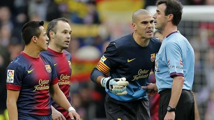 Victor Valdes'e acmadlar! ok ceza!