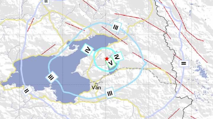 Van'da deprem!