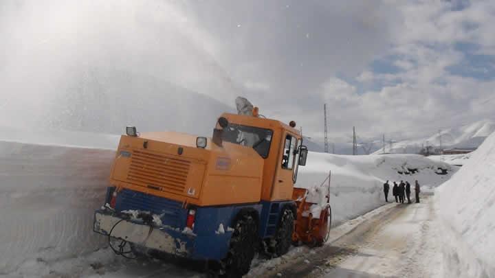 Bitlis'te kar ya azald