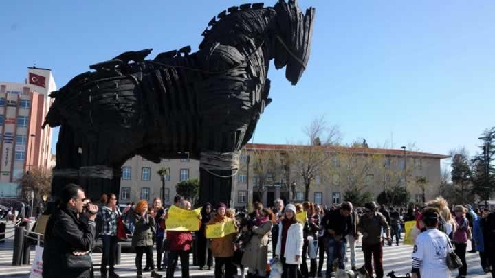 Hayvanseverlerden protesto