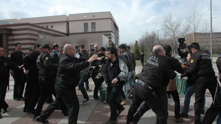 Eskiehir'de yemek zammn protesto eden rencilere mdahale