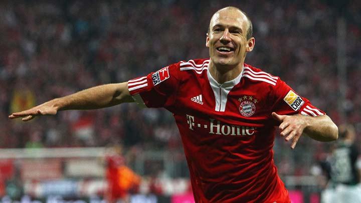 Hoeness'ten Robben aklamas!