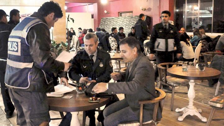 200 polis 'huzur' arad