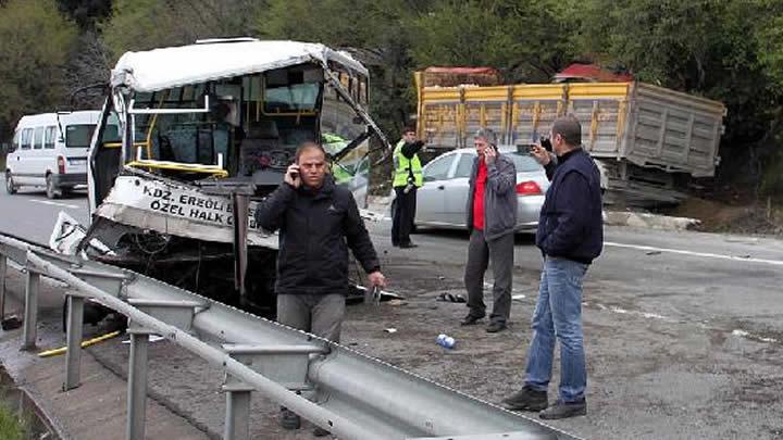 Zonguldak'ta renci minibsyle TIR arpt