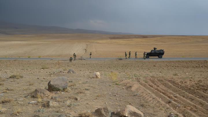 Diyarbakr-Mardin yolunda 25 kilo bomba