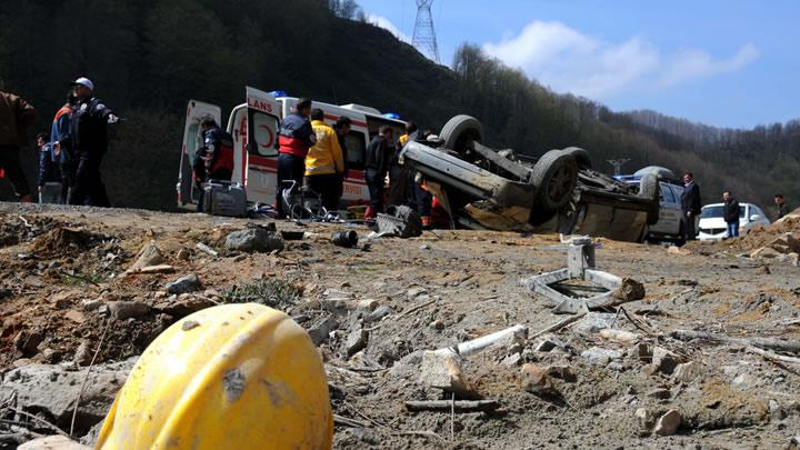 Yol yapm iileri kaza geirdi