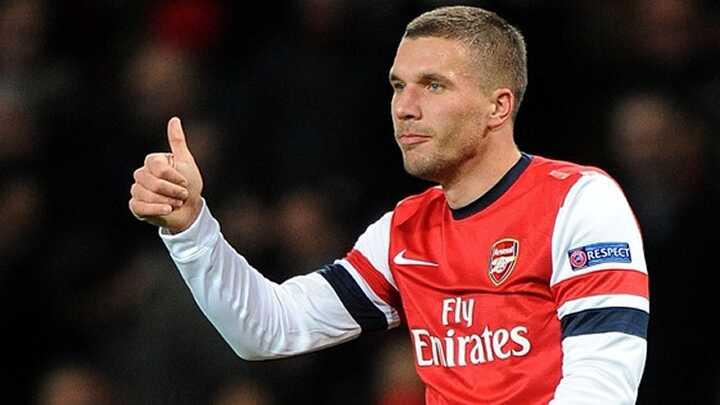 Podolski ameliyat olacak...