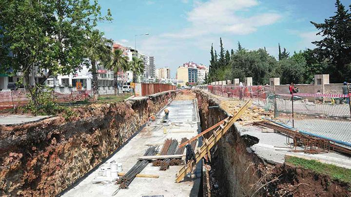 Antalya'da tnel kmaz