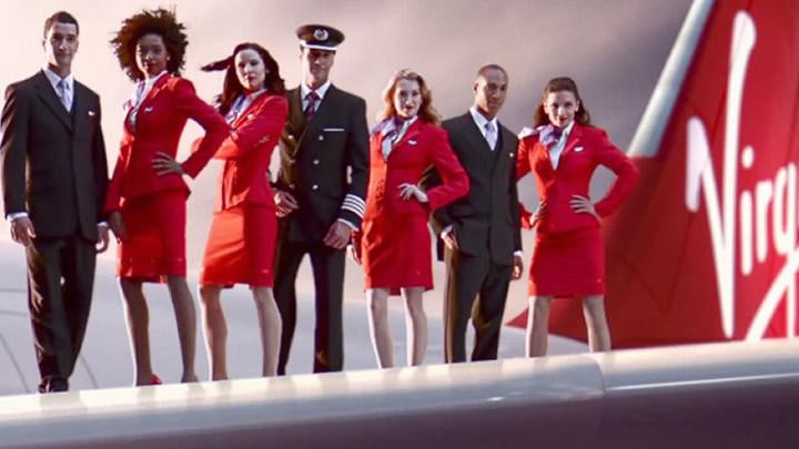 ngiliz Virgin Atlantic'in hostesleri yine krmz