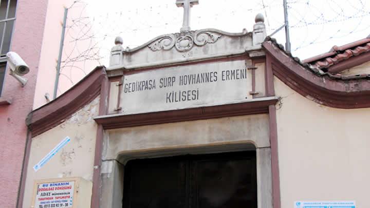 Ermeni Kilisesi nnde havaya ate ald