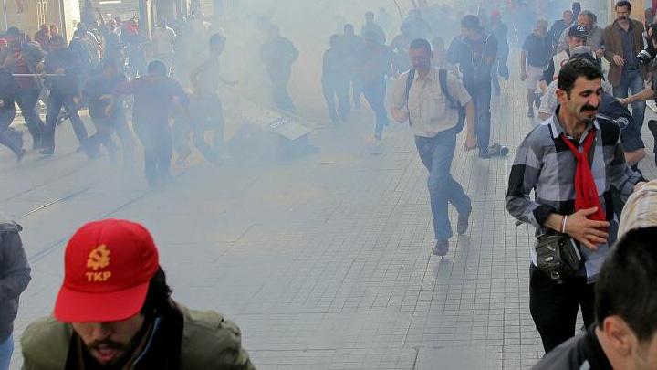 Taksim'de Deniz Gezmi anmasna polis mdahalesi