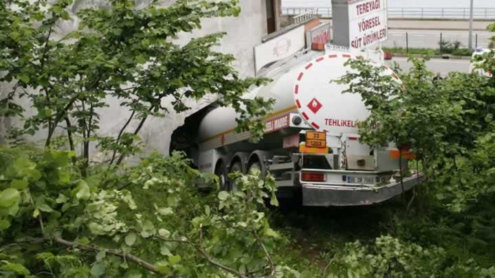 Bo tanker iyerine girdi: 1 yaral