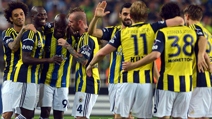 G.Saray' hangi Fenerli futbolcular kutlad"