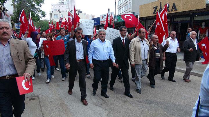 Akil insanlar duyan protestoya kotu