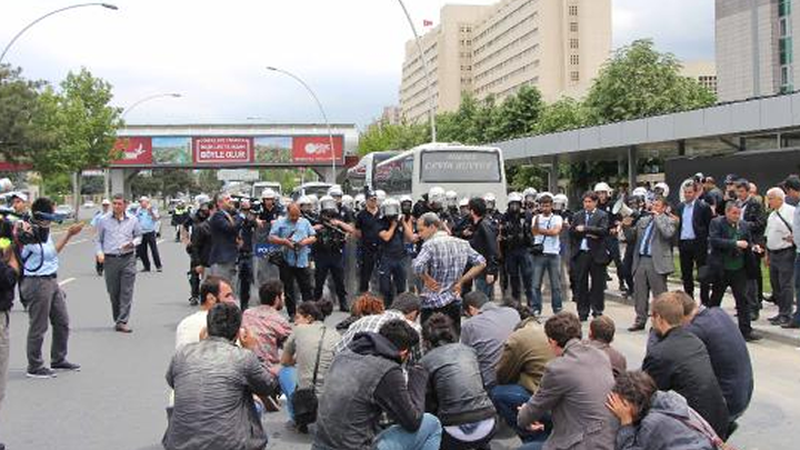 Bakanlk nnde Reyhanl protestosu