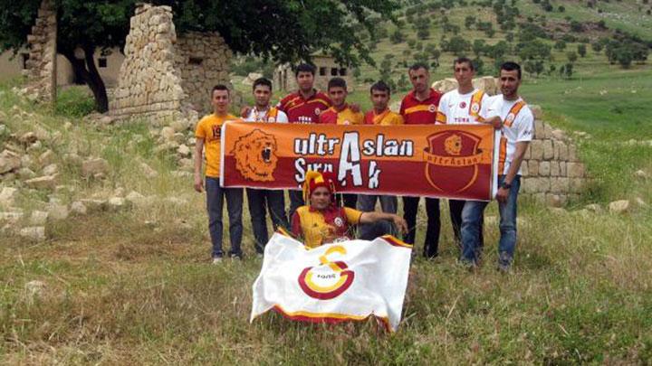 Cudi Da'na Galatasaray bayra dikildi