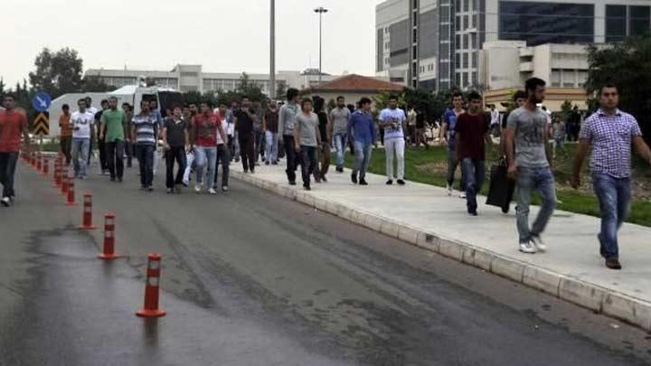 Akdeniz niversitesi kart: 2'si polis 4 yaral