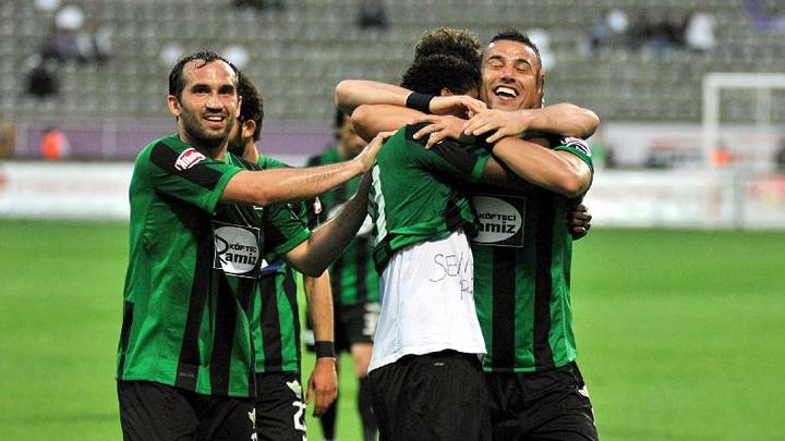 Akhisar Belediyespor mucizeyi gerekletirdi!