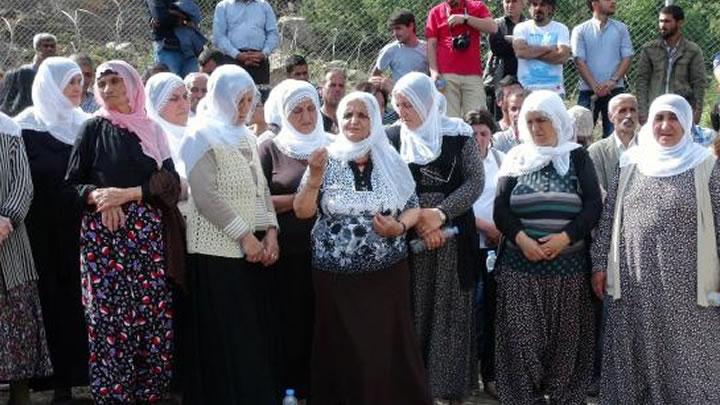 Bar annelerinden karakol protestosu