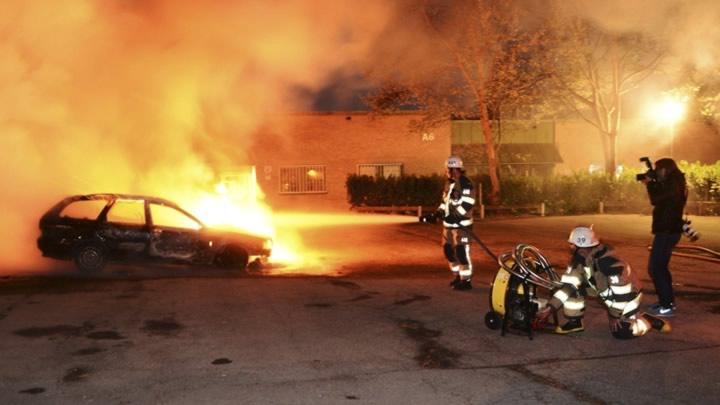 Stockholm'de gmenler sakinlemiyor