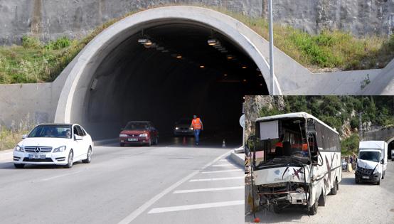 Kemer'de tnel iinde kaza: 4 yaral