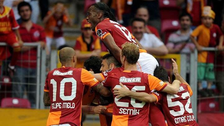 UEFA aklad! Yln srprizi Galatasaray