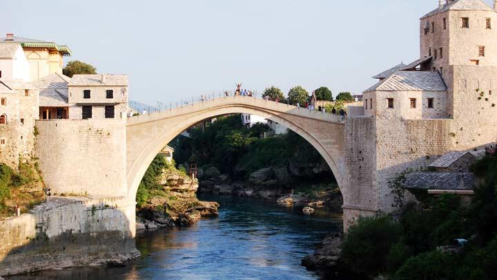 Mostar Köprüsü'nü yıkanlara hapis cezası