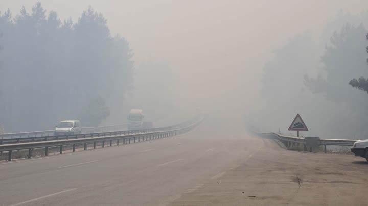 zmir-stanbul yolu yangn nedeniyle ulama kapand!