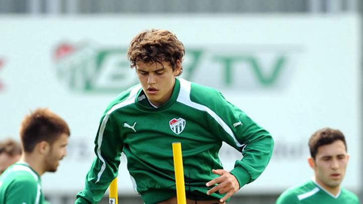 Enes nal Bursaspor ile imzalyor