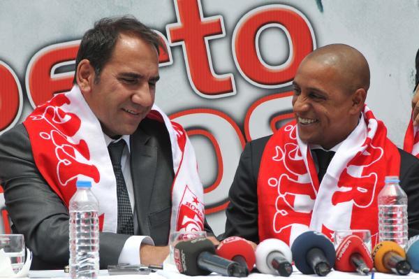 Sivasspor'da Roberto Carlos imzay att