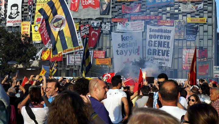 Taksim Gezi eyleminde byk gn