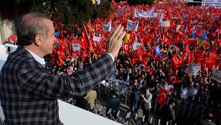 Babakan'a Ankara'da cokulu karlama: Bizi millet getirdi, millet gtrr