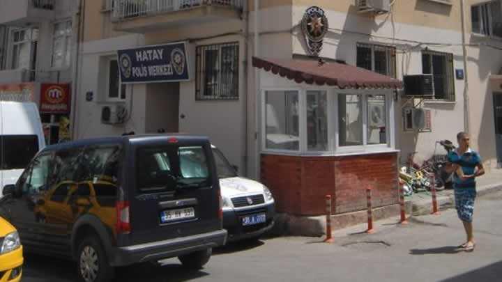 Polis evinde intihar etti