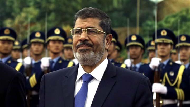 Mursi'nin ev hapsinde olduu akland (video)