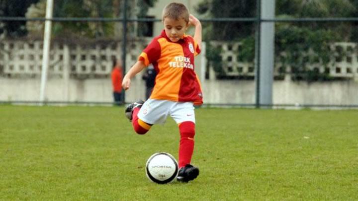 Galatasaray'a 7 yanda yldz: Emre Suna