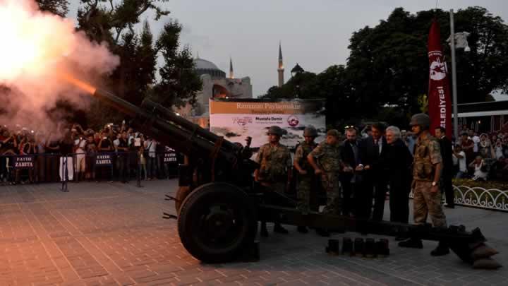 stanbul'da ilk iftar