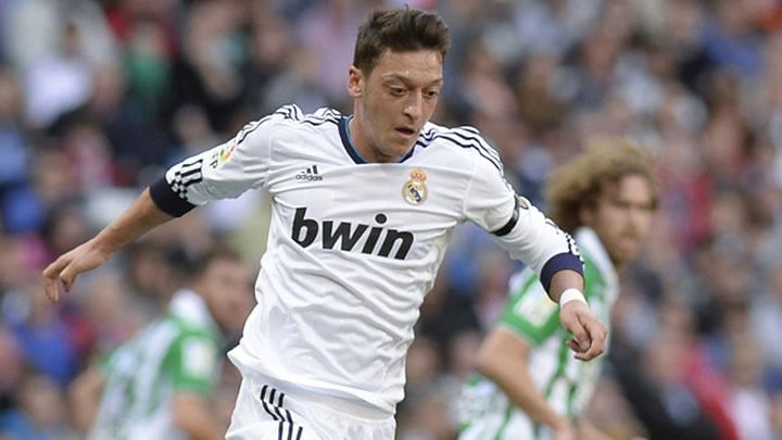 Mesut zil'den artan tweet