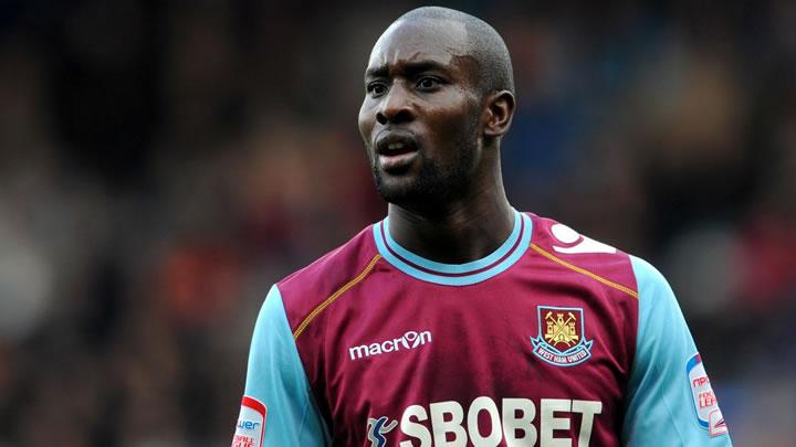 Carlton Cole Karabkspor iin geldi...