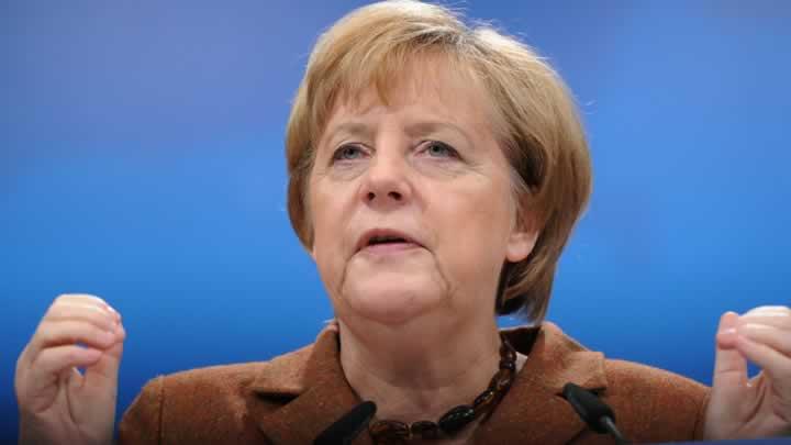 Almanya Babakan Merkel dinlemeleri savundu