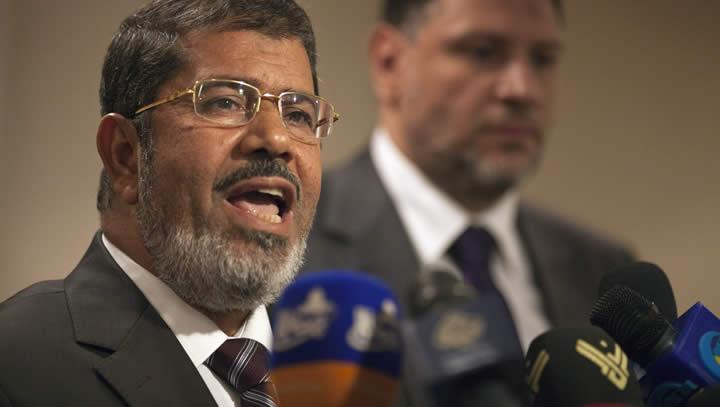 Muhammed Mursi yneltilen sular akland