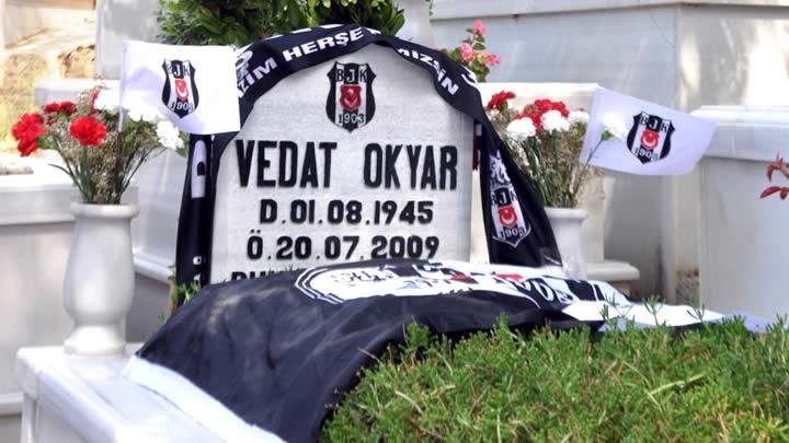 Vedat Okyar mezar banda anld