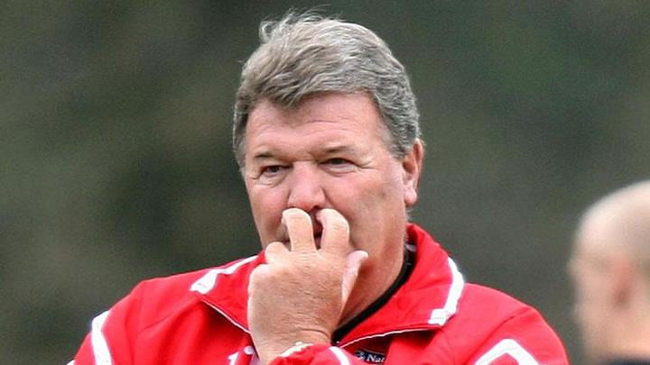 Toshack, Yanal'a ne syledi" Aklad