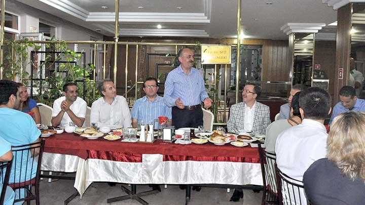 Bakan Mezzinolu Haseki'de sahur yapt