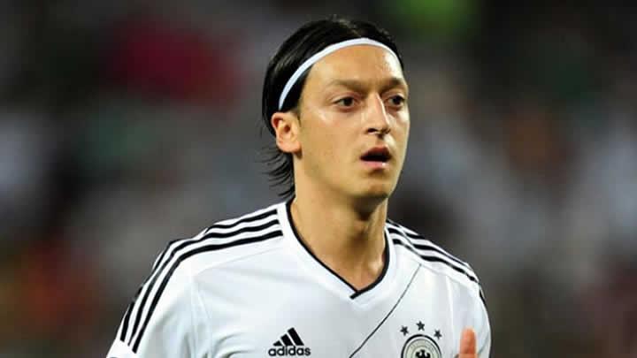 Mesut zil'den Real Madrid'e veda mesaj