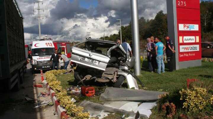 Sakarya'da trafik kazas: 2 l, 1 yaral