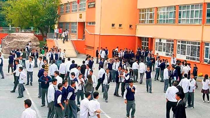 Lisede devamszlk 10 gn, geme notu 50, ders saati 40 dakika