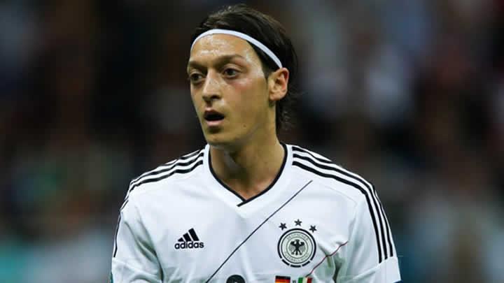 Mesut zil'in babas: 'Perez onurlu bir adam deil'