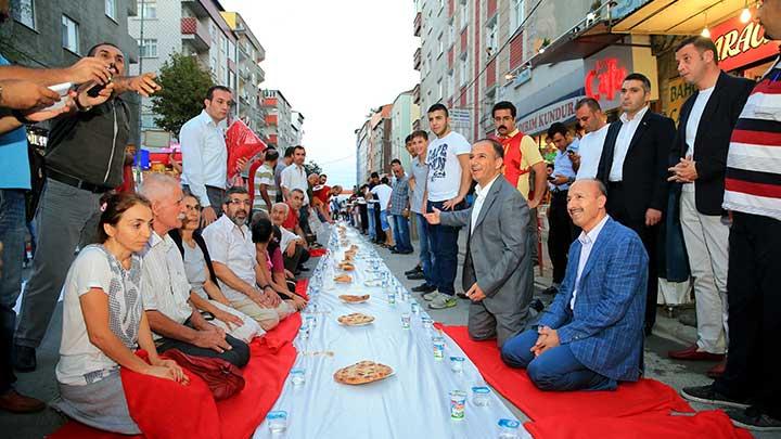 Bize Ramazan da Muharrem de bir